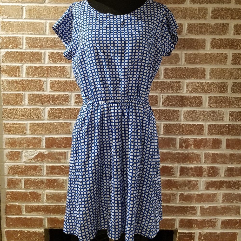 GAP women’s gingham fit and flare dress - Picture 2 of 8